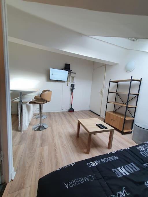 Appartamento Le Studio Du Moulin Charleville-Mézières Esterno foto